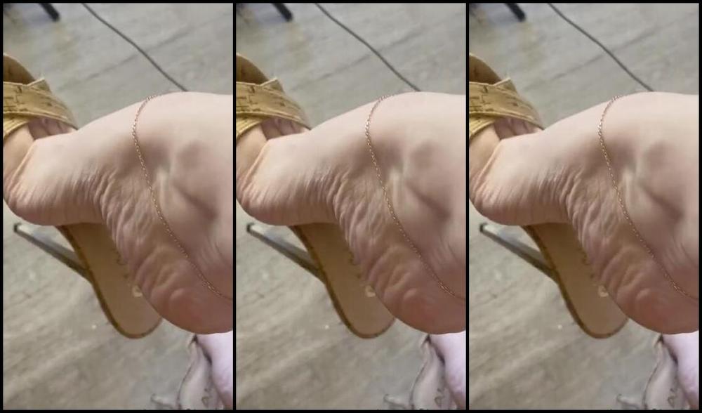 Joeyofarches Nicknamed Joeyofarches Onlyfans Do You Like How My Shoe Smacks Off My Meaty Heel I Do Too