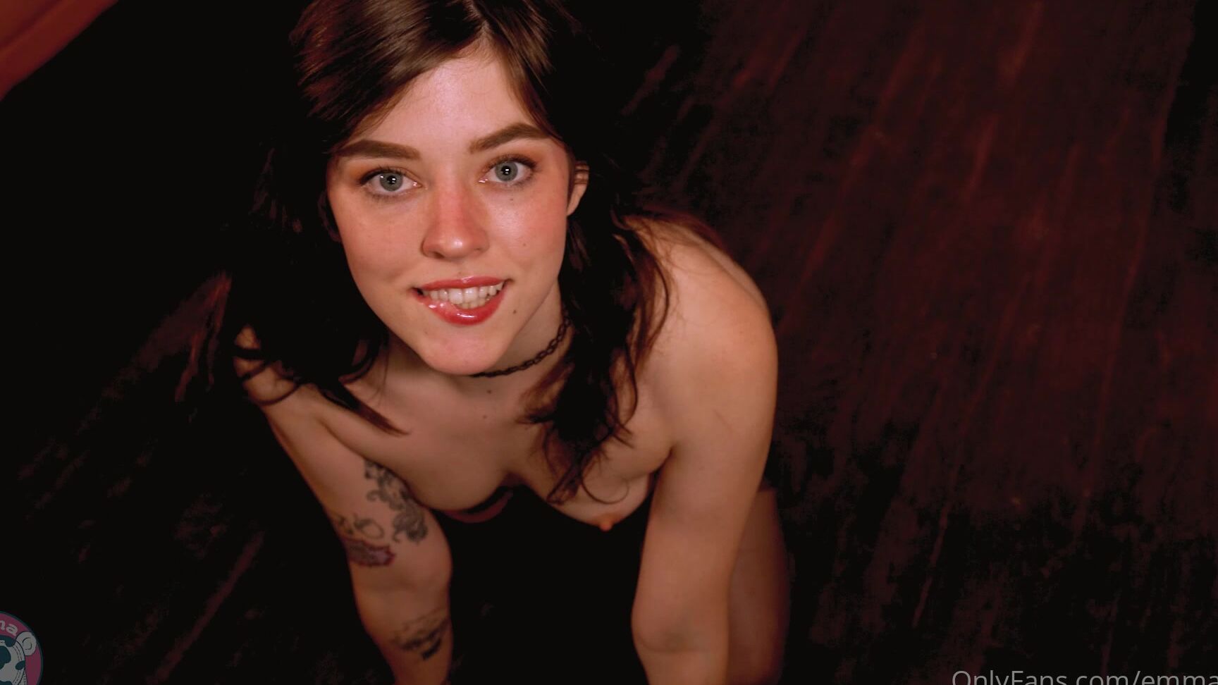 emmac-cb-15-10-2021-2248149842-hello-enjoy.-strip-vid.