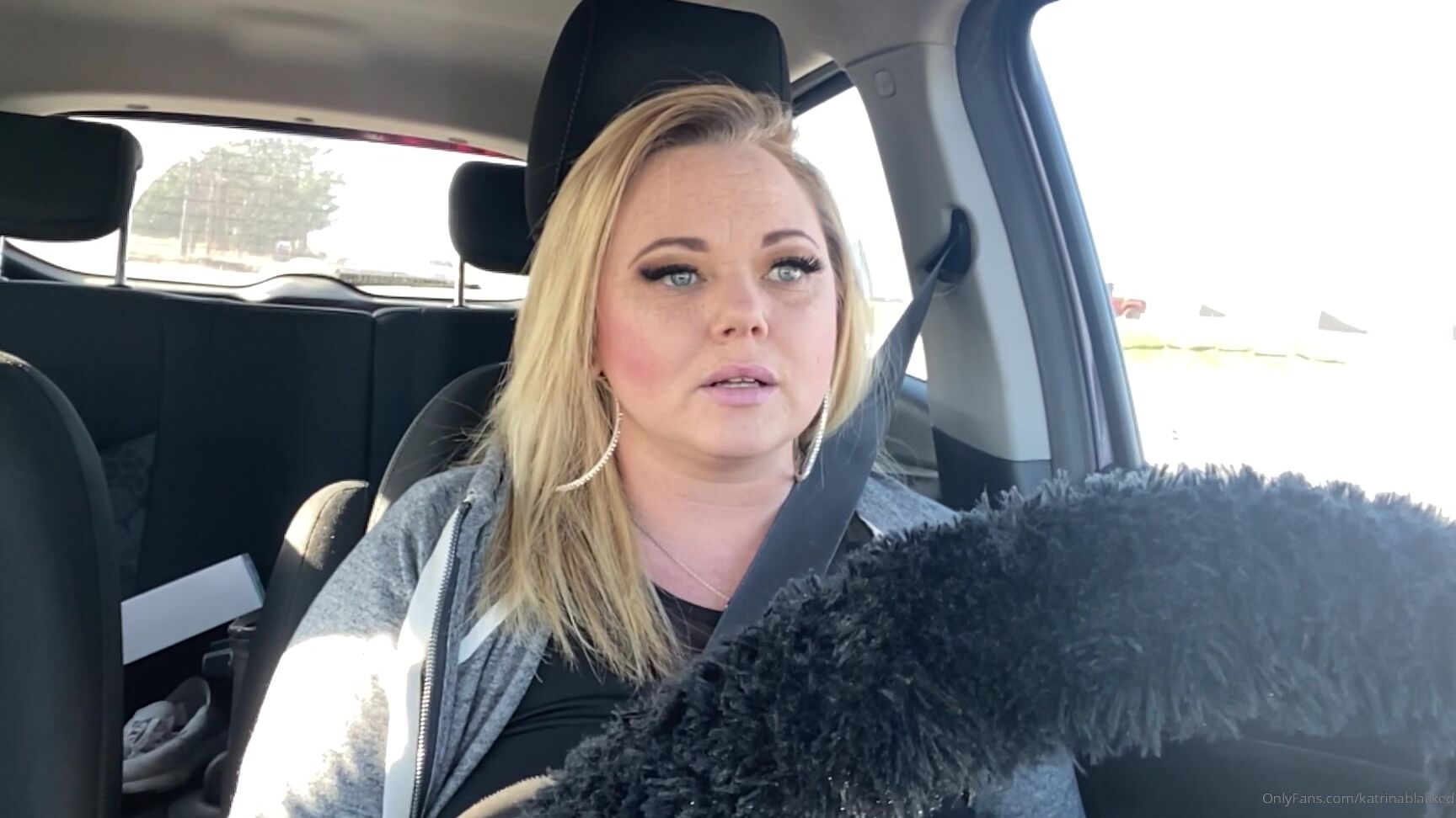 katrinathicc-12-01-2020-124679077-daily-vlog-1-12-20-on-my-way-to-suck-a-fan-and-exciting-news-about-tonight