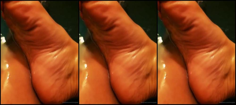 Mssjada Nicknamed Mssjada Onlyfans Playing In The Bath2