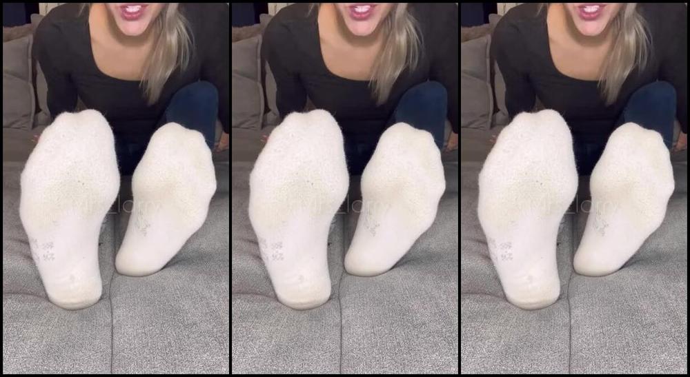 Mrs Larry Onlyfans Youre My Roommate And I Notice That You Cant Take Your Eyes Off My Socks Youre Getting Nervous