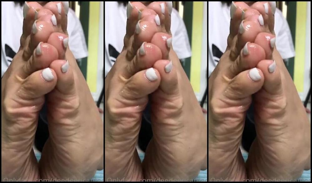 Deedeericanfeet Onlyfans A Closeup Of Oily Soles As Requested