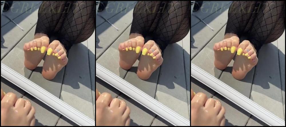 Greek Goddess Li Aka Greekli77 Onlyfans Double View Do You Like The View From My Pov