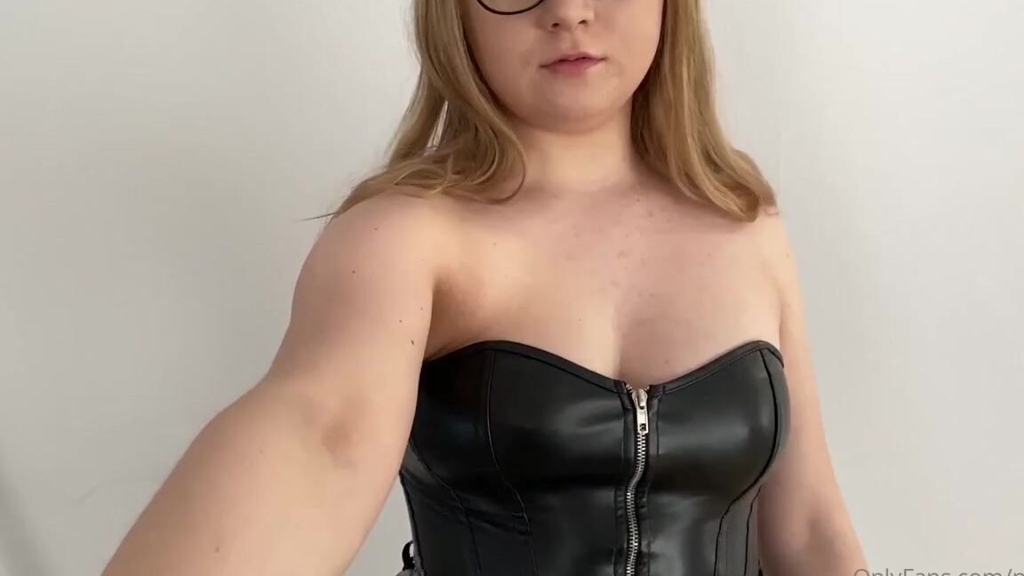 Kinky Navlia Onlyfans Old Video7