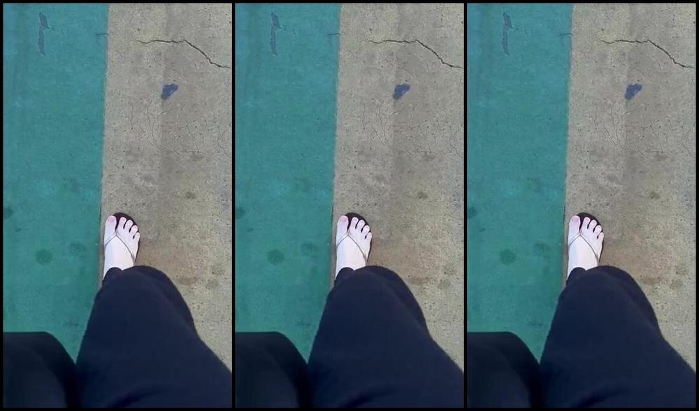 Athletoes Nicknamed Athletoes Onlyfans Taking A Nice Little Stroll To The Coffee Shop