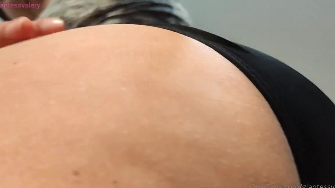 Valery Maxwell Nicknamed Giantessvalery Onlyfans 10 17 2022 Tiny Man Spotted You Tiny Pervert Got Caught Inside My House You Want To Cum Right