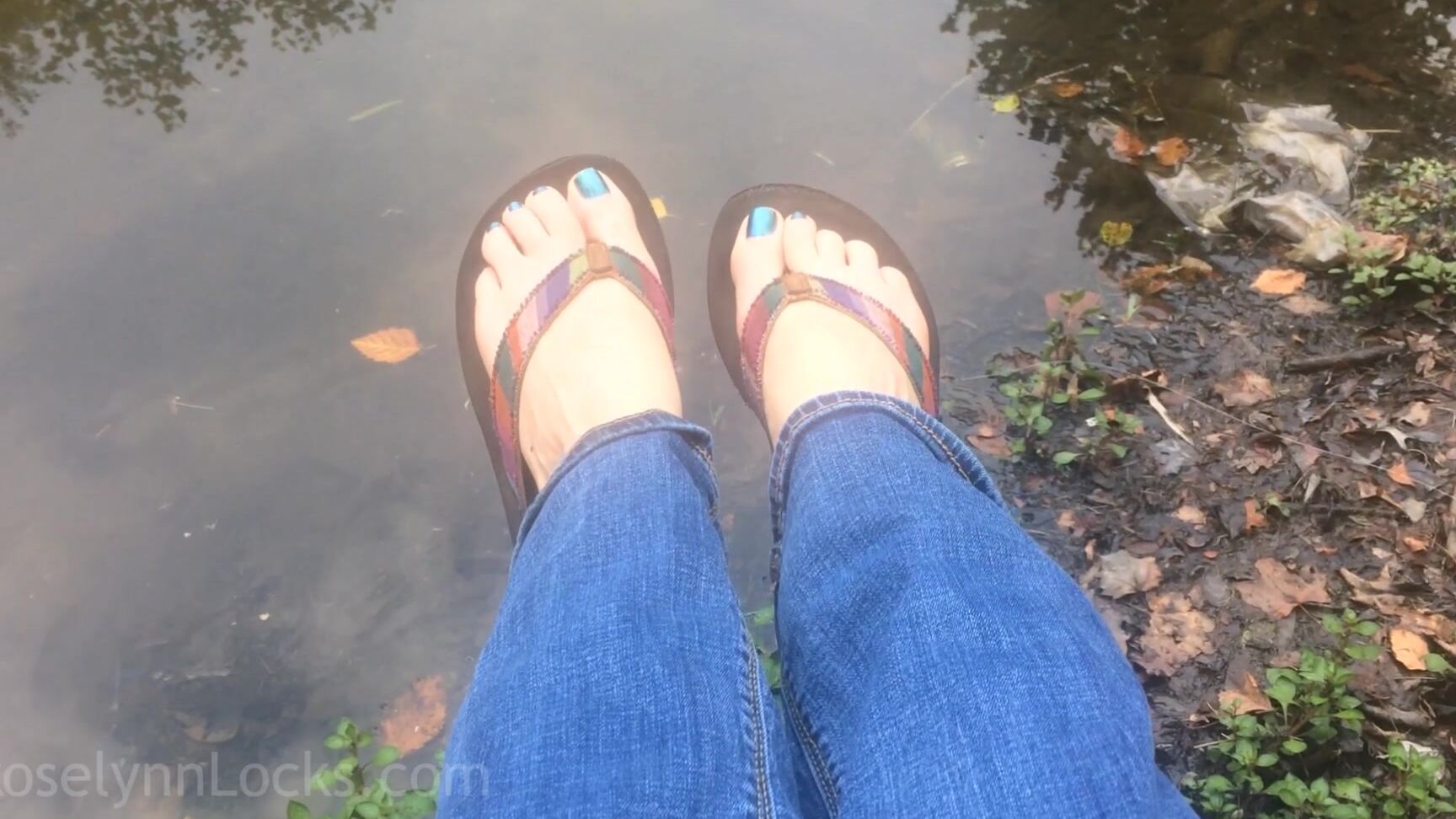 Roselynnlocks Pretty Toes And Flip Flops In Nature Manyvids
