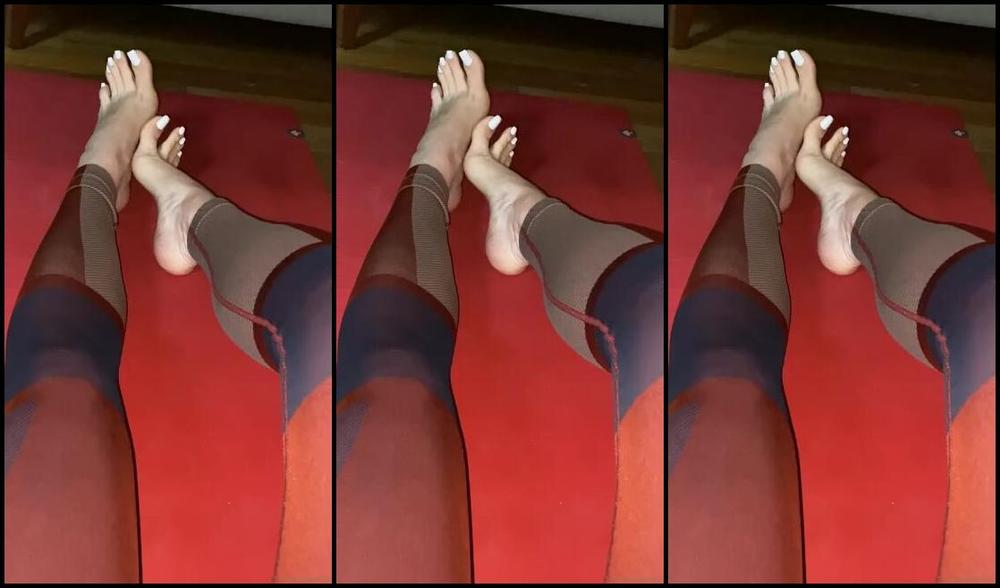 Fendi Feet Aka Goddessfendi Onlyfans Crawl To Your Goddess Ands Lick The Sweat Off My Yoga Feetp