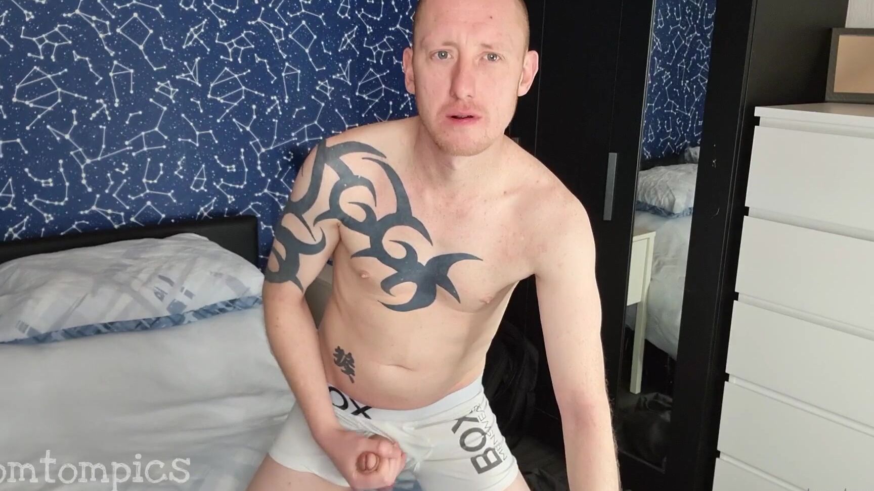 Tomtompics Trackies Box Undies And Cum Mins