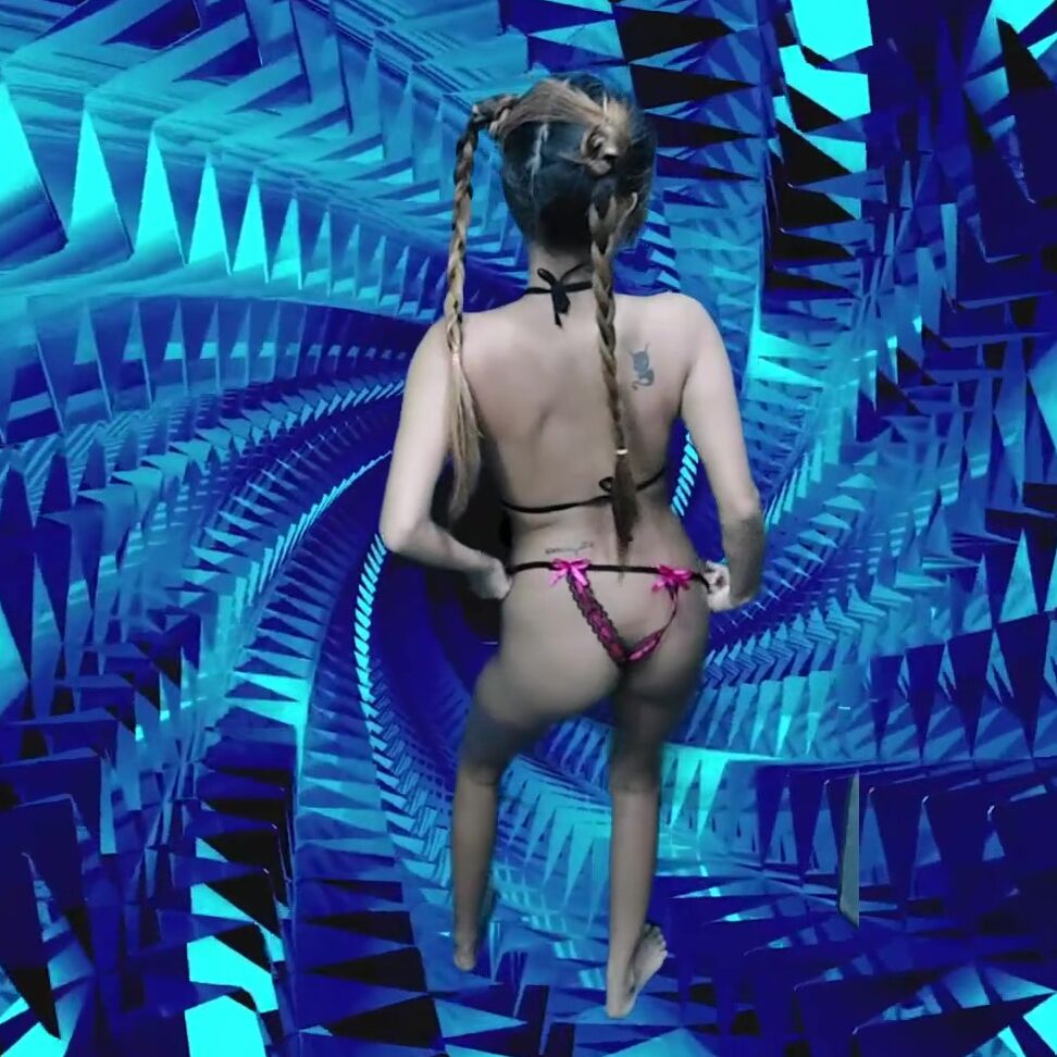 Sexygamingcouple The Girlfriend Experience With Aliah Ep Home From Work Honey Aliah Gets