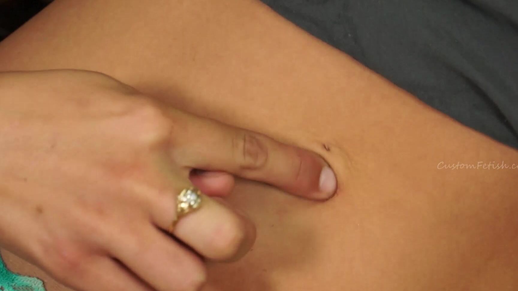 Custom Fetish Rivka Explores Zevas Belly Button