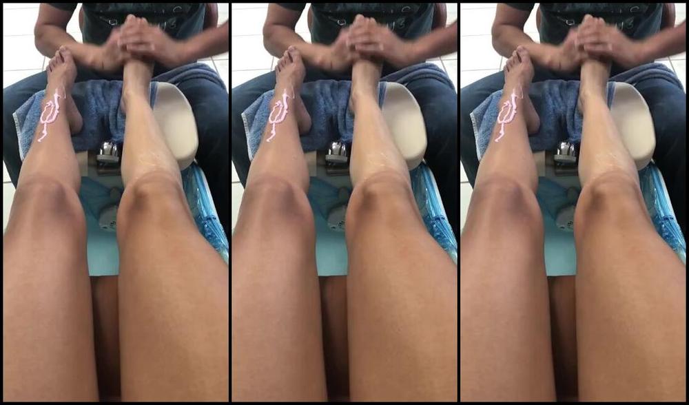 Luxuriouslexi Nicknamed Luxuriouslexi Onlyfans Vid Who S Revious Of Him Massaging My Long Gorgeous Legs Pretty Feet Cb