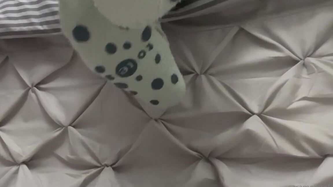 Puja Nicknamed Caramelprofessor Onlyfans I Ve Been Wearing Two Pairs Of Socks These Days Is So Good To Take Them 7