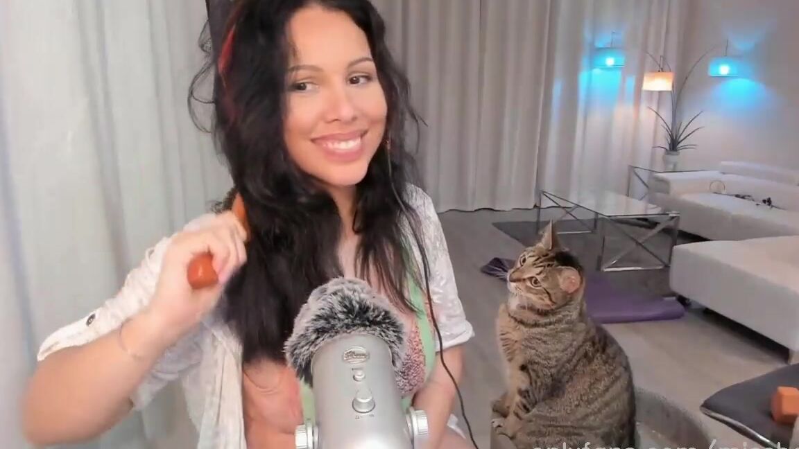 Missbella Onlyfans Very Close Up And Personal Story Telling Asmr After Minute 30