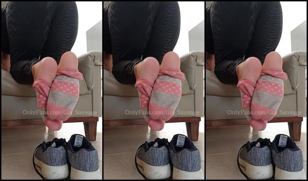 Gia Sauvage Nicknamed Gia Sauvage Onlyfans I Arrive Home After A Long Gym Routine And Tease You With My Sweaty And Stinky Socks And Sneakers