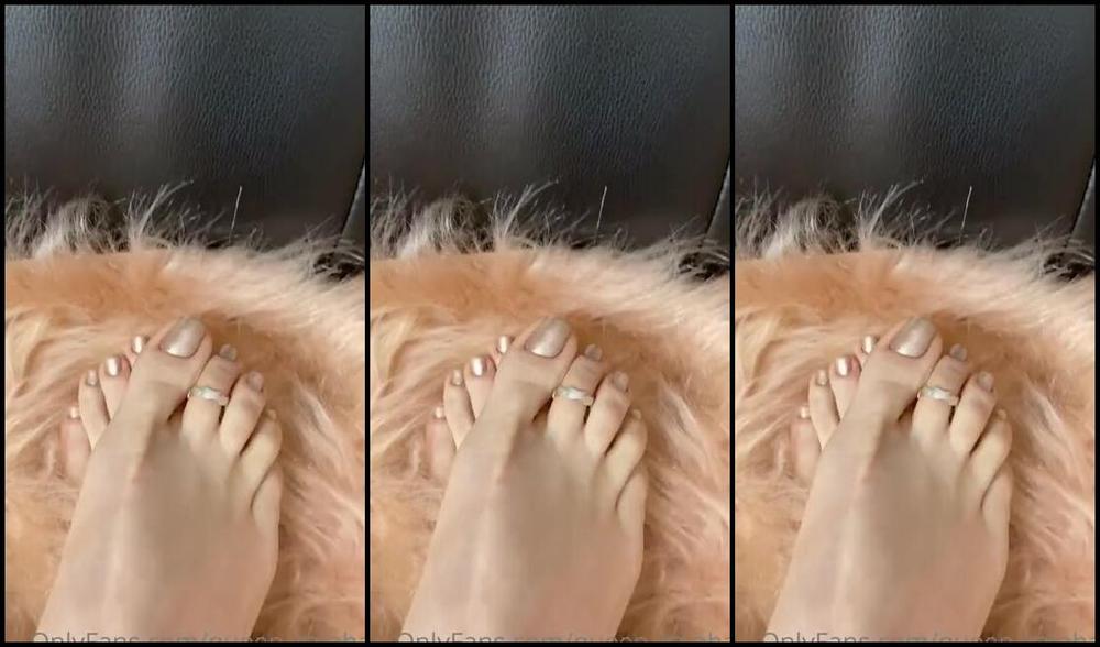 Queen Rainha Onlyfans I Said Come Kiss I Love Kisses Look At My Long Fingers They Are Beautiful