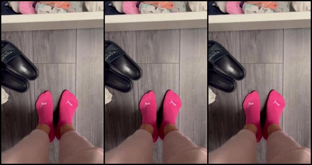 Sarina Jones Nicknamed Sarinajones 10 30 2023 Onlyfans Video Lets Look For Some Colorful Socks In My Drawer