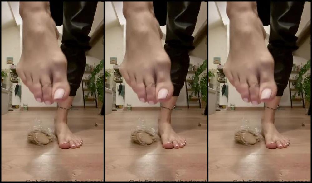 Goddessgaelle Nicknamed Badgaelle Onlyfans Appelez Moi Si Vous Avez Des Biscuits Craser