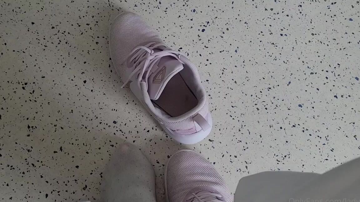 Lady Shayqoscuckoldress Nicknamed Ladyshay 08 04 2023 Onlyfans Video Want Some Dirty Filthy Socks