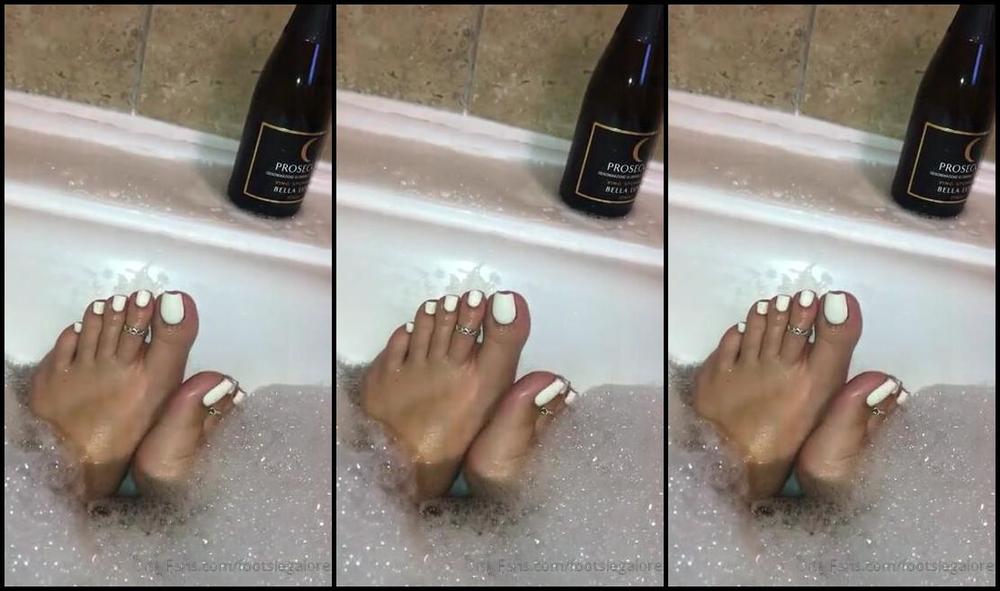 Footsiegalore Onlyfans Bubbles And More Bubbles