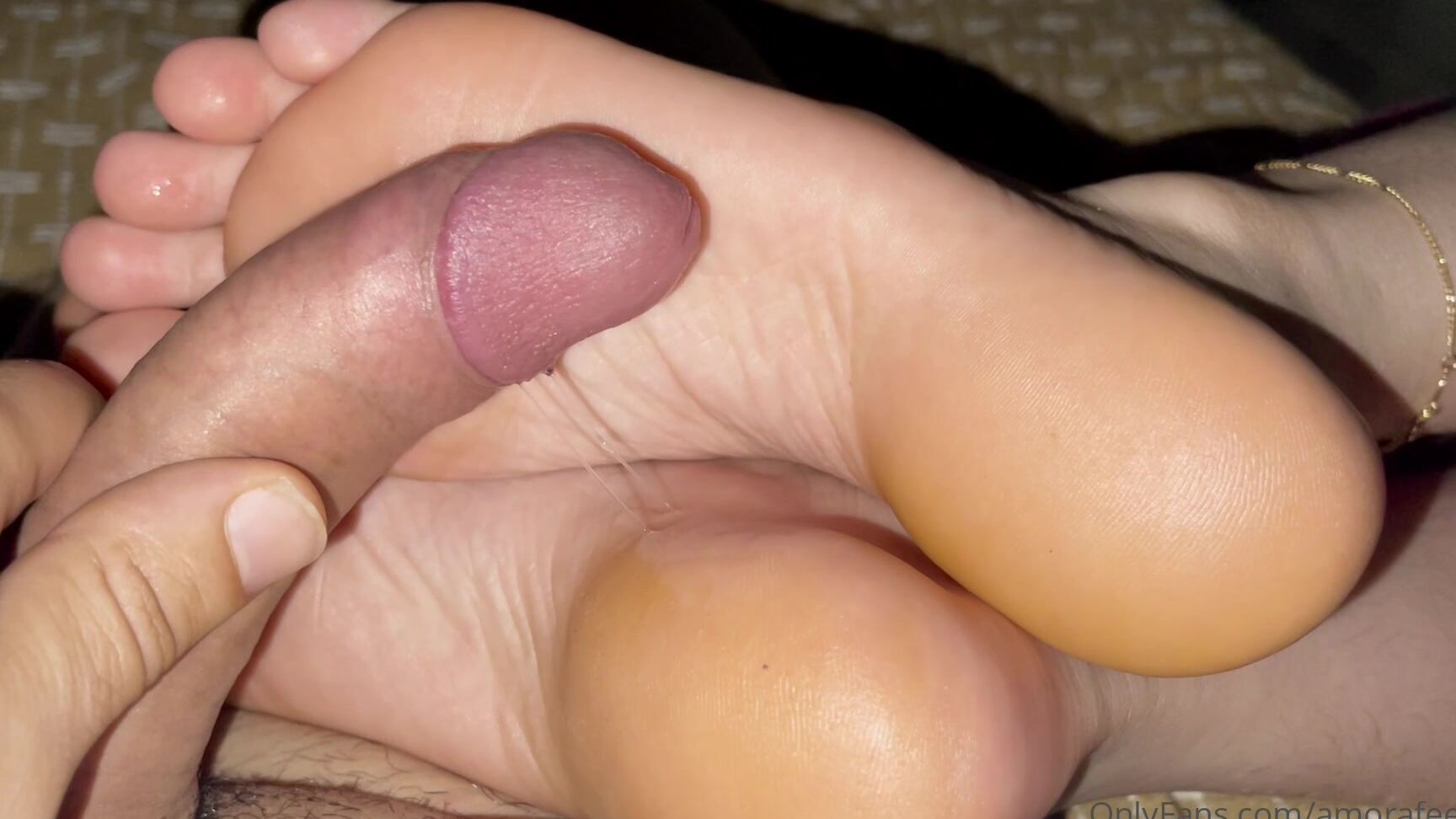 Amorafeet Ofc Sleeping Footjob