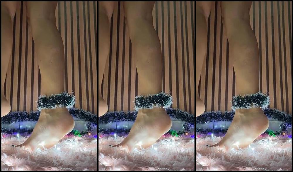 Emma Stanley Nicknamed Emmastanley Onlyfans 12 10 2023 Christmas Is Coming Can You Feel It