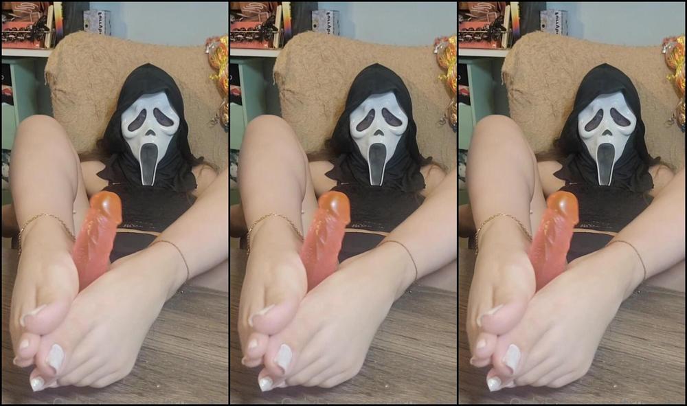 Trins Feet Friday The Th Special Watch As Miss Ghostface Gives You A Foot Job After Catching You A