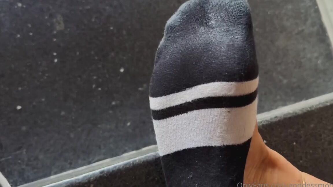 Goddessmona 91 Onlyfans Komm Ganz Nah Dran Schau Dir Diese Feuchten Prachtstcke An So Schwitzig So Klebrig So Perfp