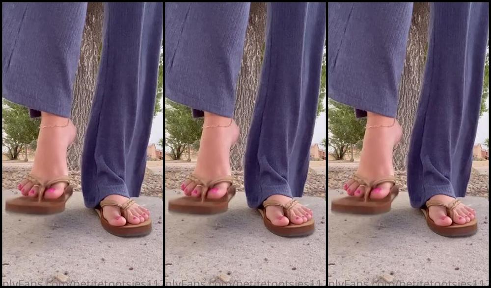 Petite Feet Penelope Aka Penelopestootsies739 Onlyfans Flip Flop Play And Soles