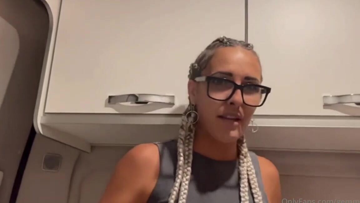 Gemmastw Nicknamed Gemmastw Onlyfans Os Dejo El Trailer De Un Nuevo Vdeo Me Como Su Polla En La Playa Y Me Lo Follo Pero Tenemos