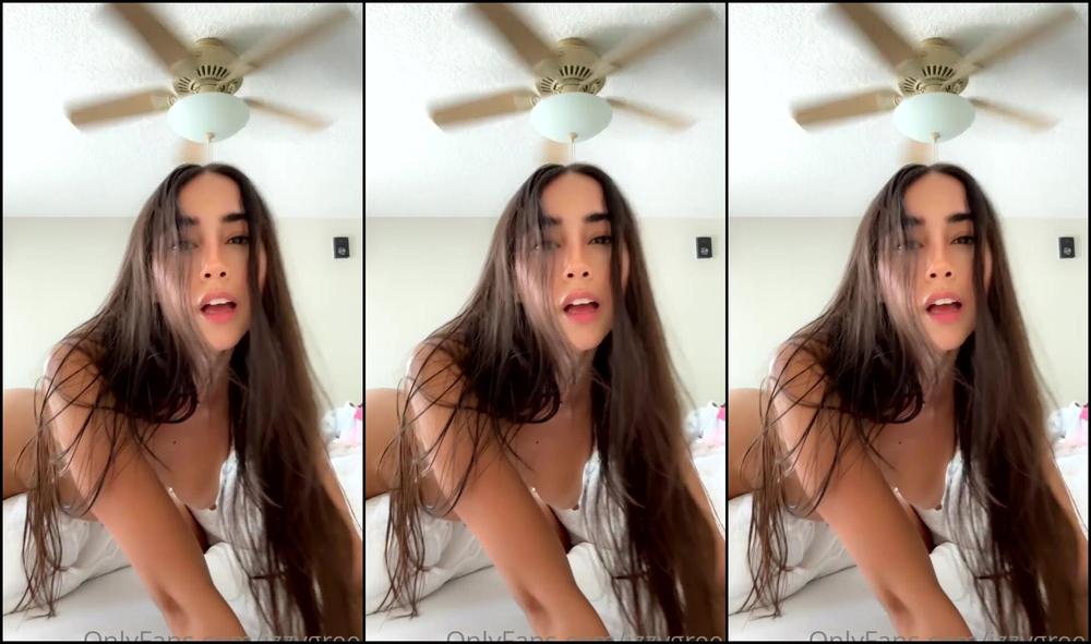 Izzy Green Of Pillow Hump