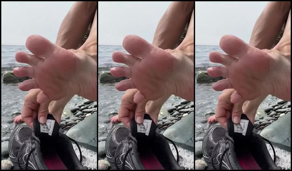 Lezlyan Nicknamed La Little Dancer Feet Onlyfans Finally My Runners Are Soaked With Sweat How Do You Think They Smell Watch As