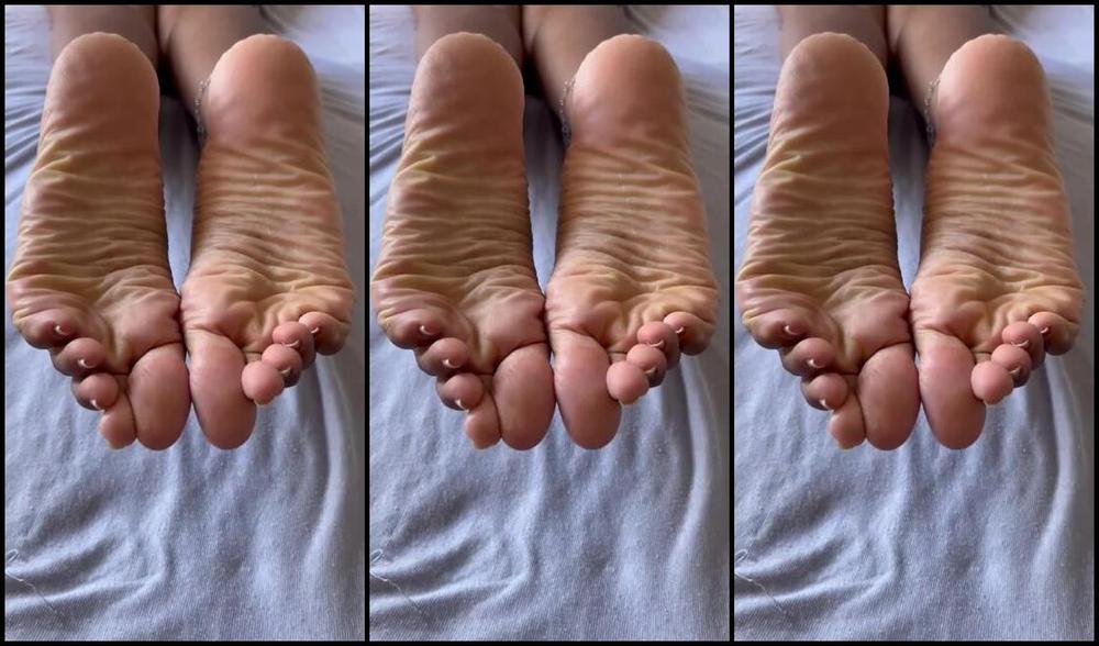 Laura Azevedo Nicknamed Lauraazevedoqueen Foot Fetish 05 23 2023 Onlyfans Video Admire My Curves And Wrinkles Be Obedient