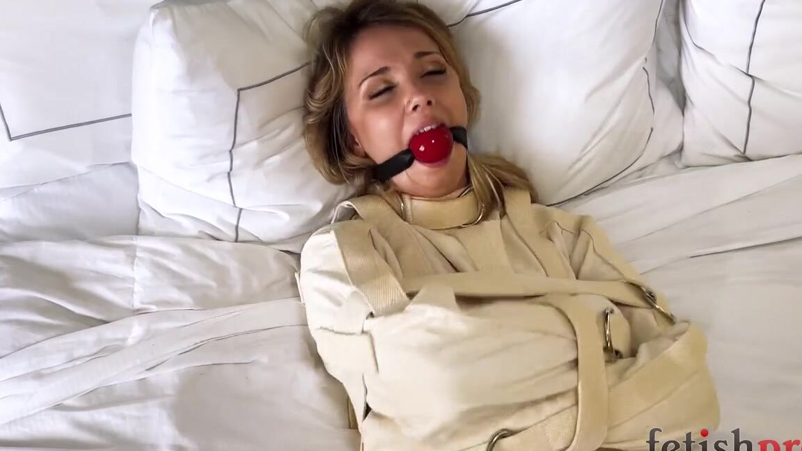 Fetish Pros Bondage Fetish Videos Ultragirl Test Series Uk S Straitjacket Challenge A Lesson In Restraint And Ingenuityp