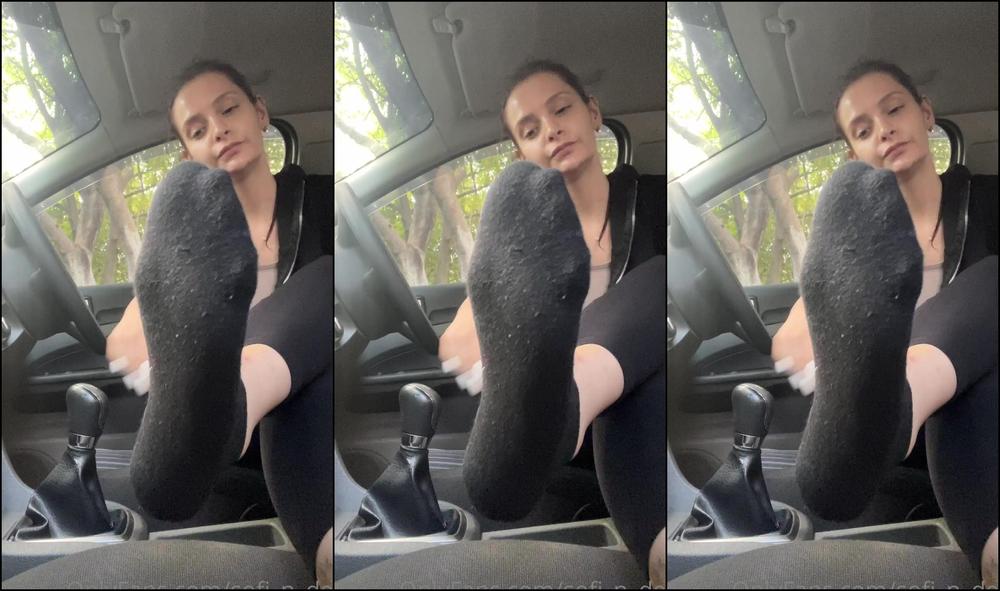 Sofi N Den Bitch Must Do What I Say