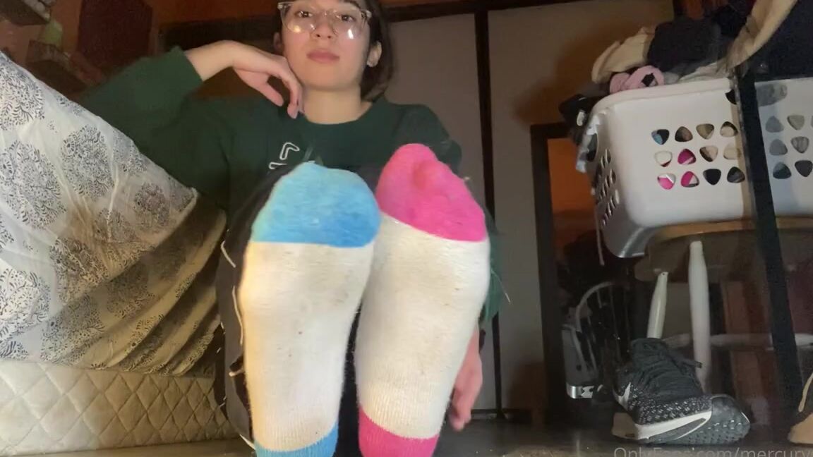 Mercurysoles Onlyfans Wanna Watch Me Peel Off My Socks After My Jog Haha Zij