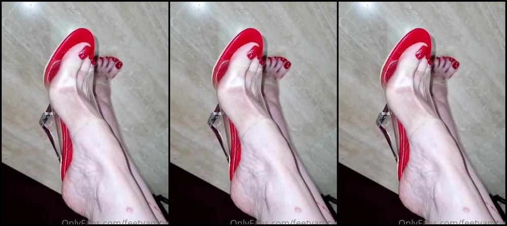 Feetvampire Nicknamed Feetvampire Onlyfans Its So So Hugeugh