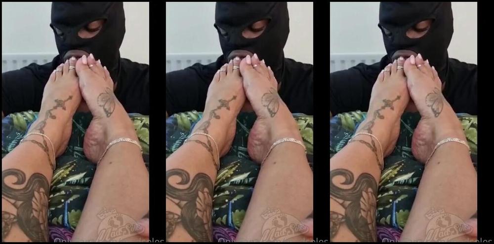 Msmaddy Aka Madsoles 1 Onlyfans Getting Worshipped Fresh From Those Stinky Slippers Toesbeforebros Fully Indulging In Them