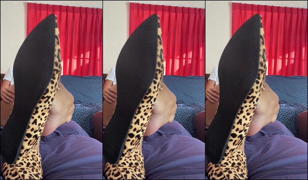 Goddesstalltasha 425042230 06 13 2020 What Would You Give For A Sniff Of My Sweaty Feet Comment Like Tip On