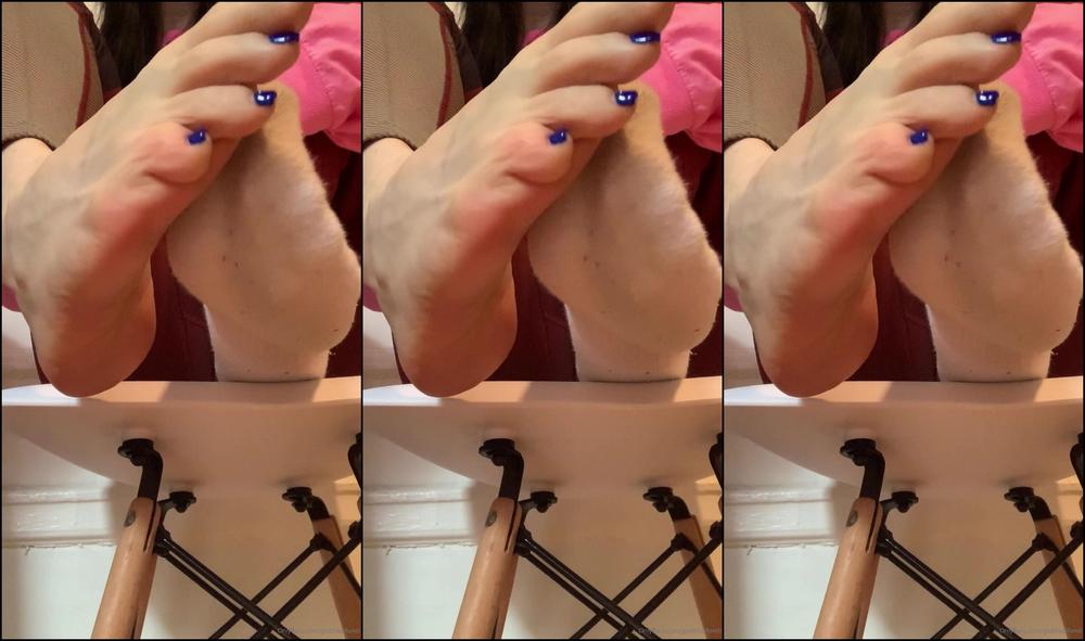 Goddessfendi Sweaty Gym Sock Removal And Sexy Toe Wiggles