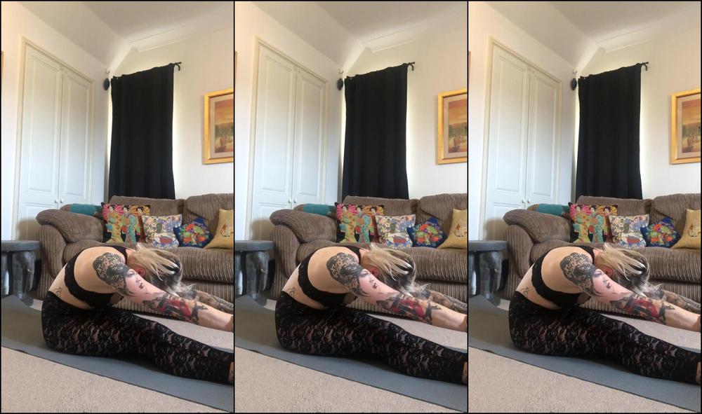 Mistressmarks Fitness Voyeur Be A Peeping Tom Over My Yoga Meditation Routine