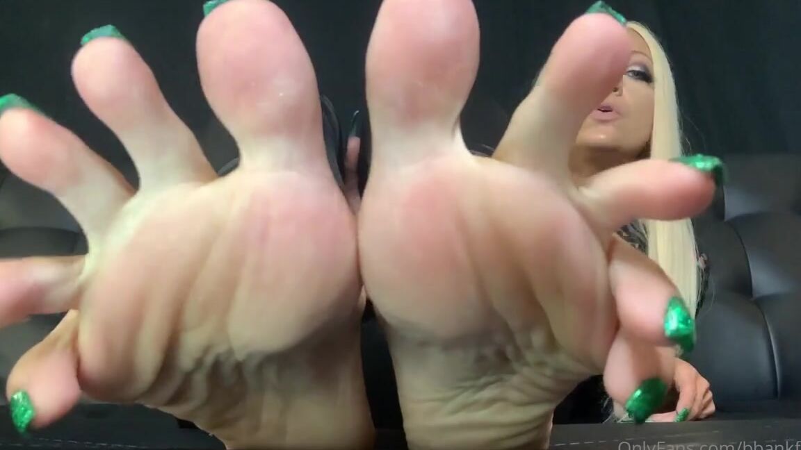 Britteni Bank Aka Bbankfetish Onlyfans Two Videos In One Night I Think Ill Try To Do This Most Of The Time