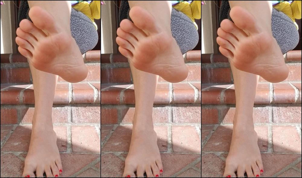 Jadezfeetplus 2053430111 03 13 2021 Taking A Break Enjoy The Barefoot View