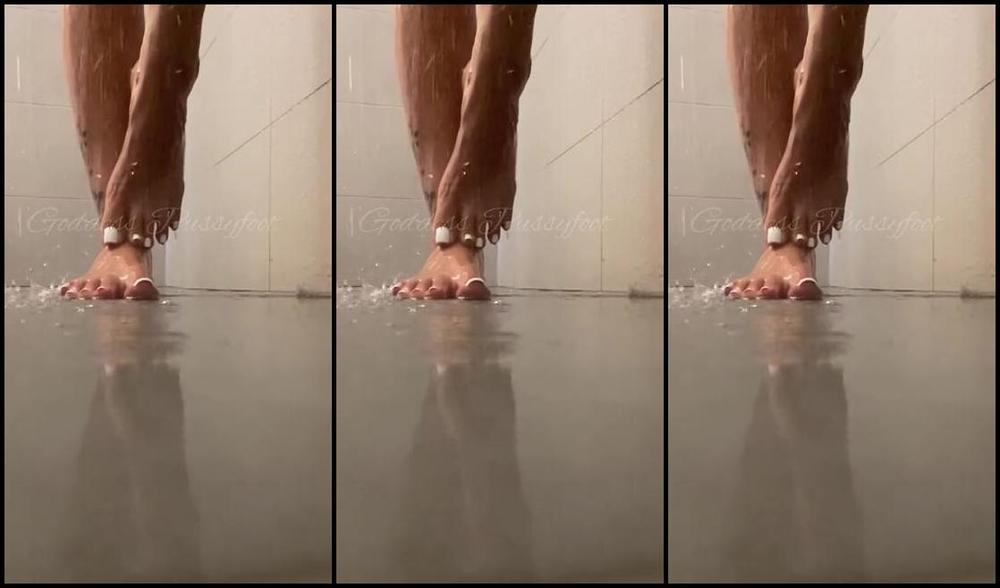 Goddess Pussyfoot Aka U186296307 Onlyfans Come Be In Awe Of My Beauty And Have A Drink From My Feet Foot Bitch