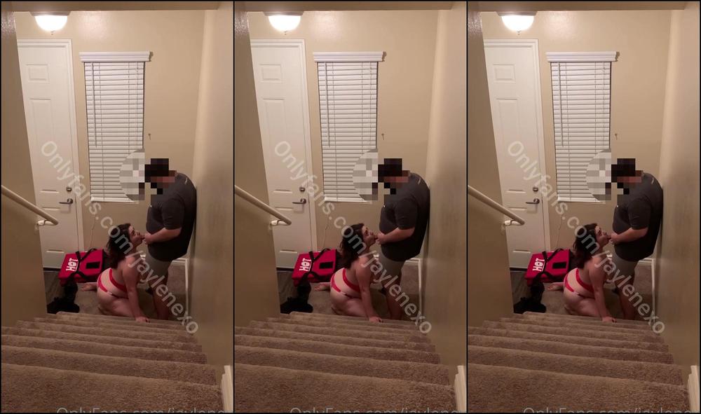 Jaylenexo Seducing The Pizza Hut Delivery Guy Jayleneshubby Loved It