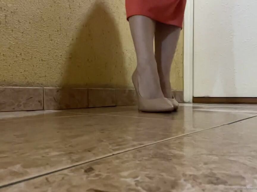 Ladynaama Onlyfans Put A Heart On My Beautiful Dress And Shoes In The Same Outfit I Will Send A Face Sitting Video