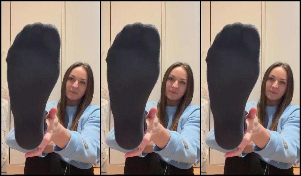 Miss Emma Rose Nicknamed Emmaemmarose Onlyfans Todays Sweaty Sock Lint Toes Amp Soles What A Dream Ucm