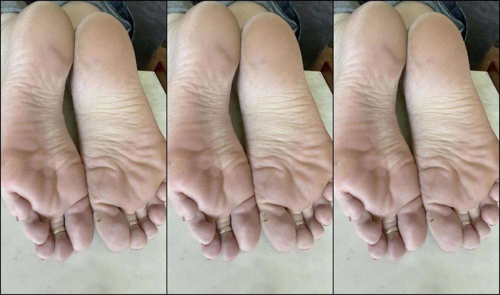 Faewilde 2942183454 07 14 2023 Sneaky J Cam All Over My Smelly Sleepy Soles