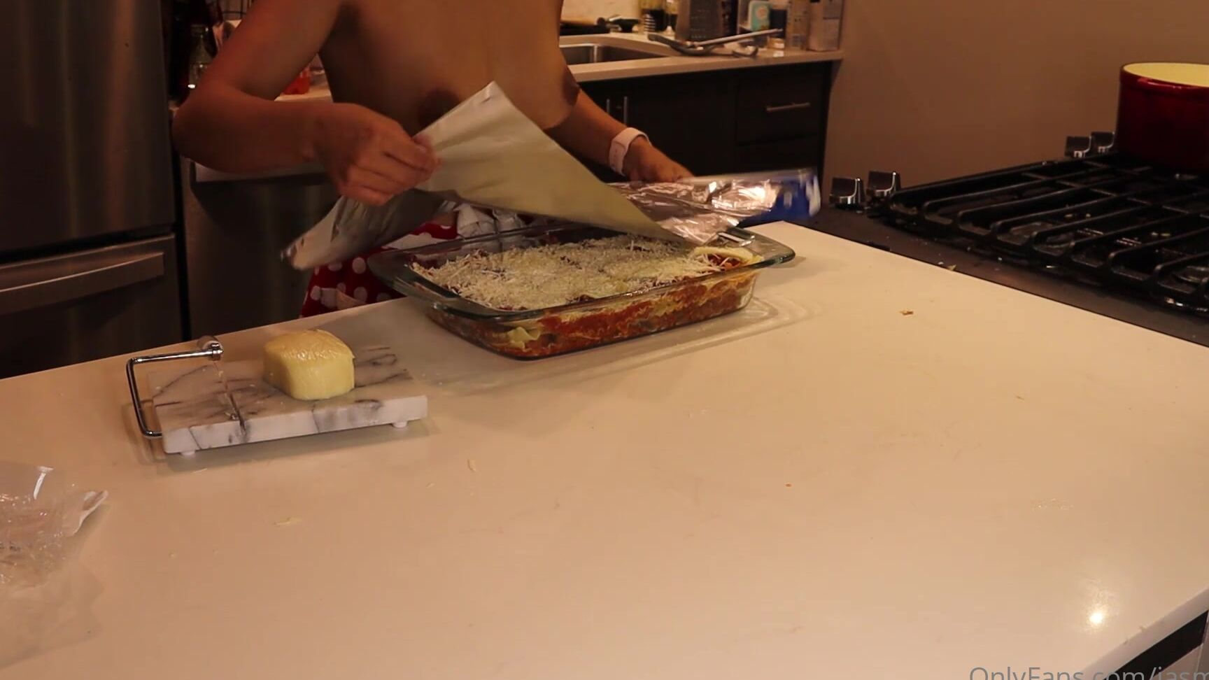 ubedientgirl-05-05-2021-2101942900-cooking-hoe-show-presents-lasagna-i-realize-that-a-lot-of-you-really-watch-these-for-en