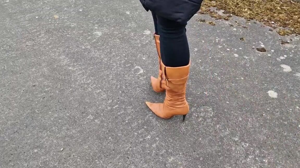 Kats Worn Heels Nicknamed Katswornheels Onlyfans My Boots Are Far Too Clean Lets See To That